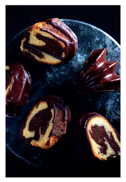 Micro Peas - The Mini Cookbook Series: Bundt Cakes